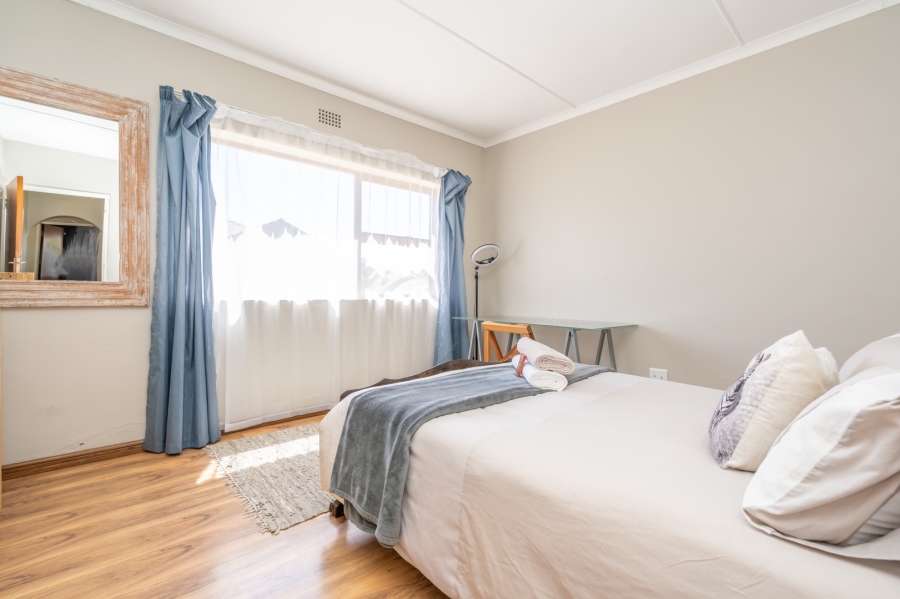 4 Bedroom Property for Sale in Middedorp Western Cape